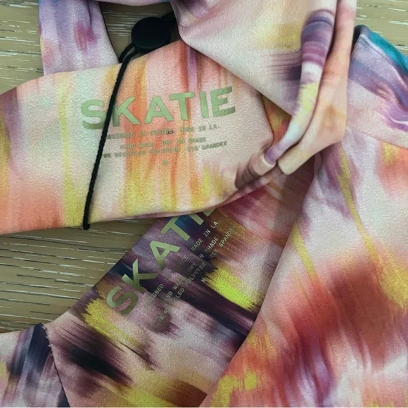 Skatie Eze Print Bikini Top - Picture 3 of 6